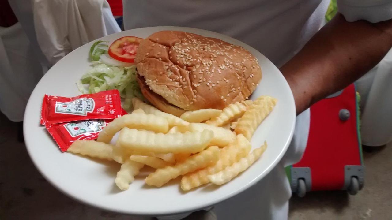 סיודד מדרו Hotel Miramar Inn מראה חיצוני תמונה